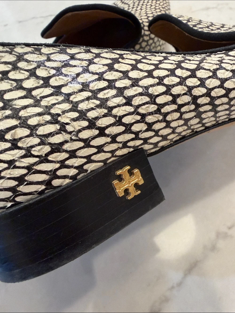 Tory Burch Pascal Pointy Toe Loafer in King Cobra Size 9